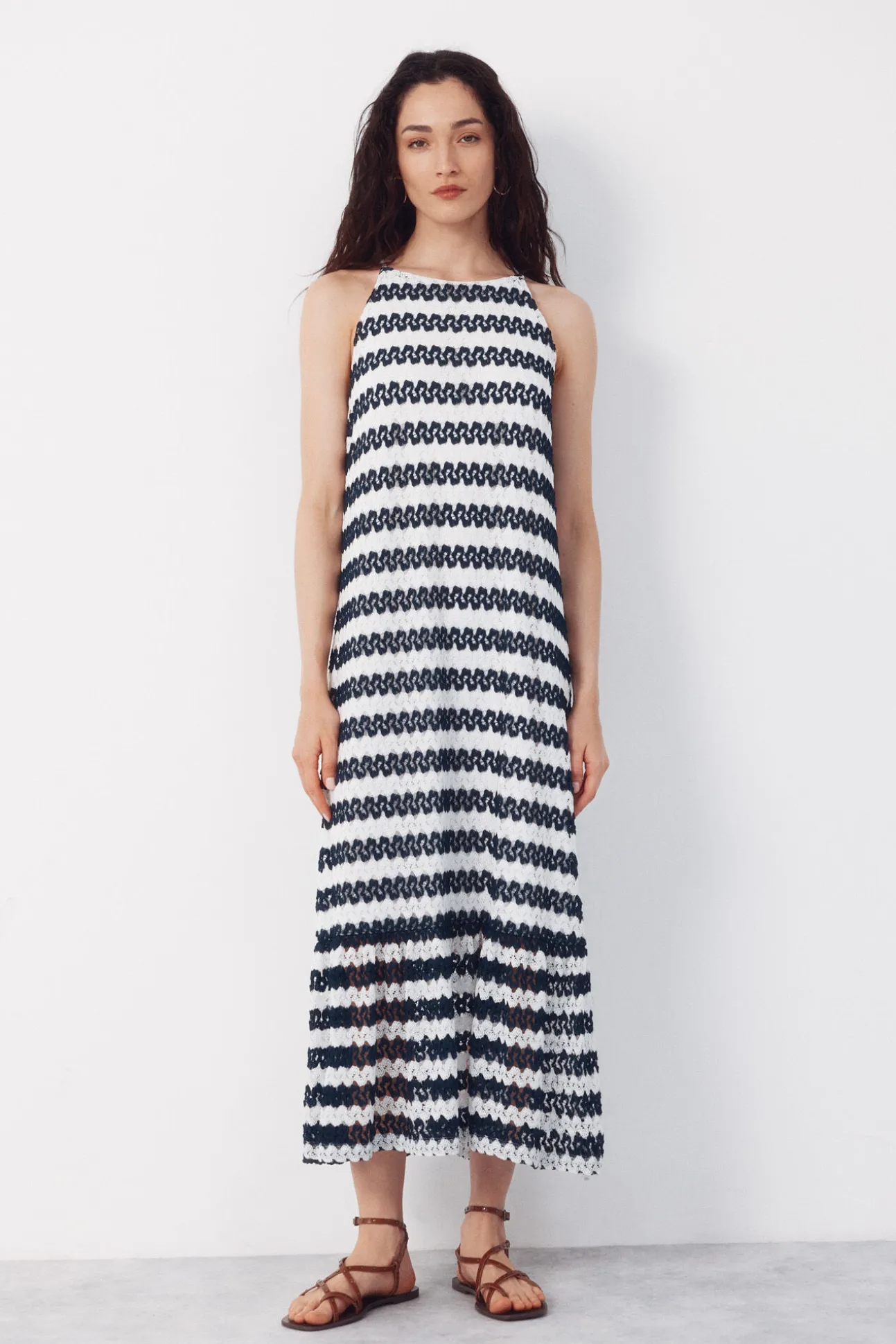 Vestido halter estructura