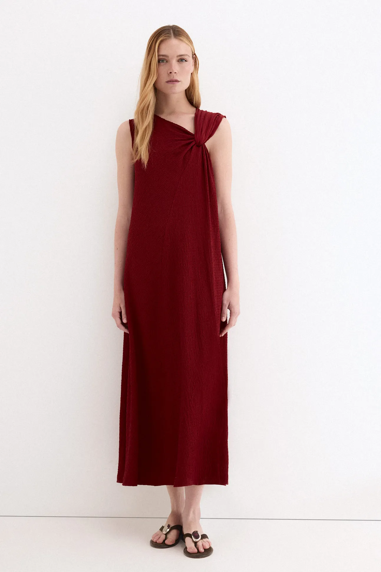 Vestido largo escote asimétrico