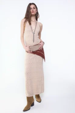 Vestido punto calado