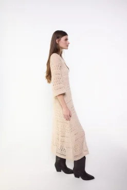 Vestido punto calado