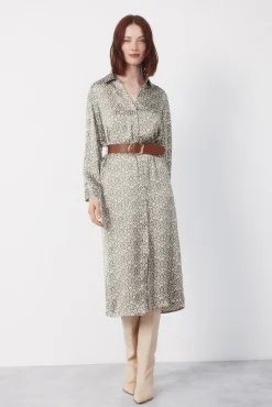 Vestido satinado camisero