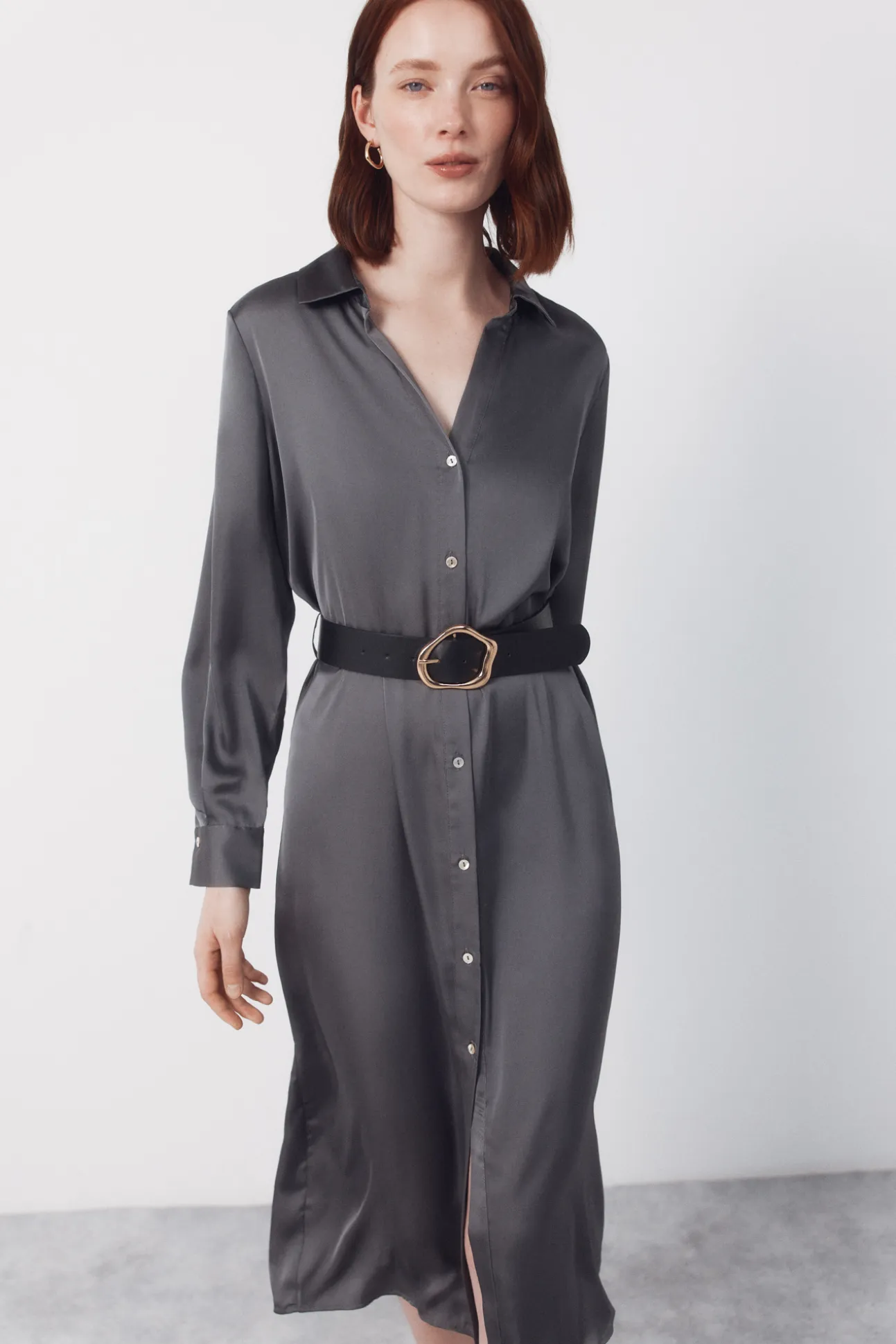 Vestido satinado camisero