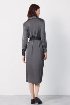 Vestido satinado camisero