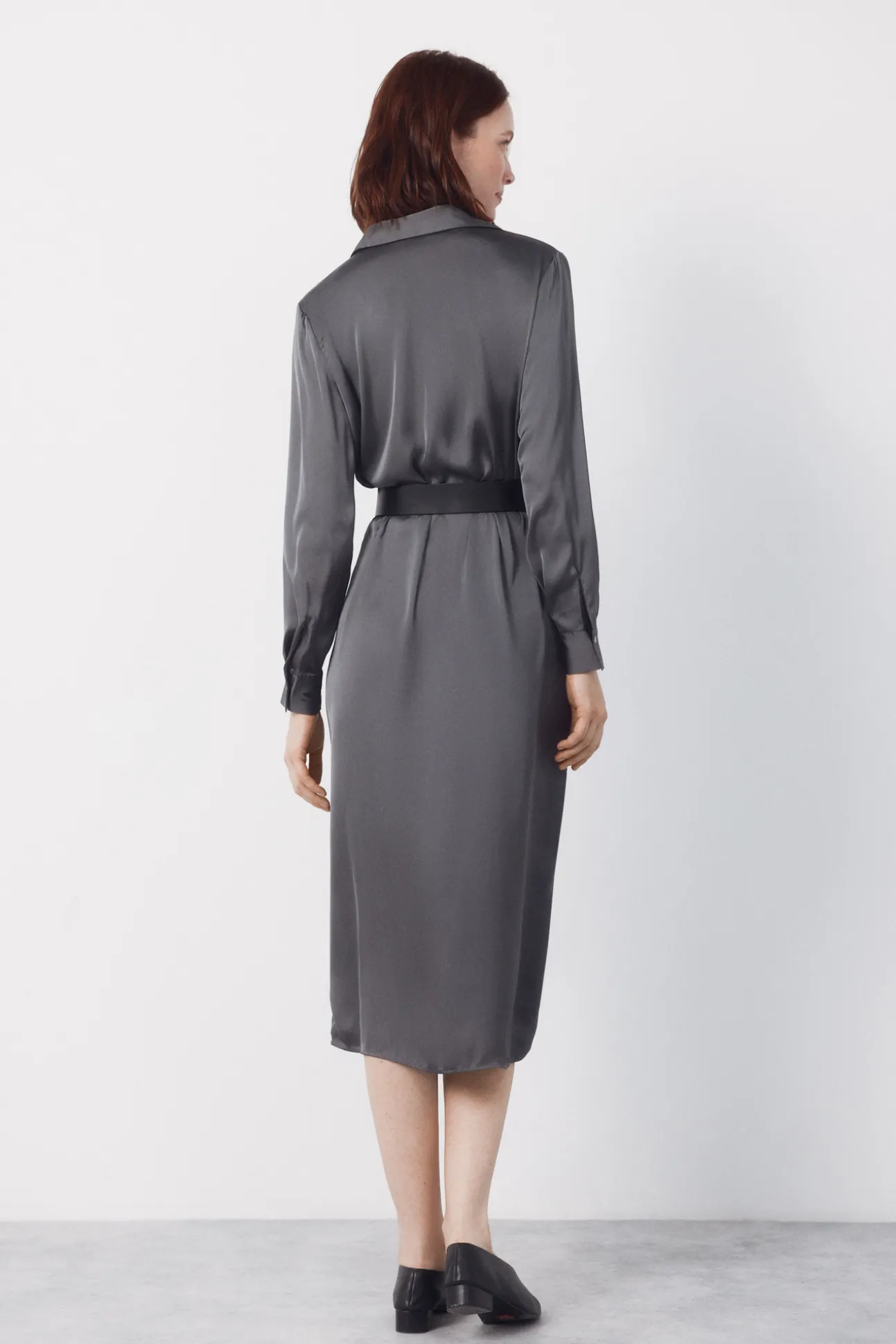 Vestido satinado camisero