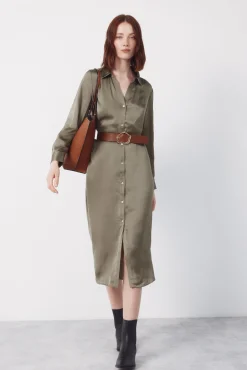 Vestido satinado camisero