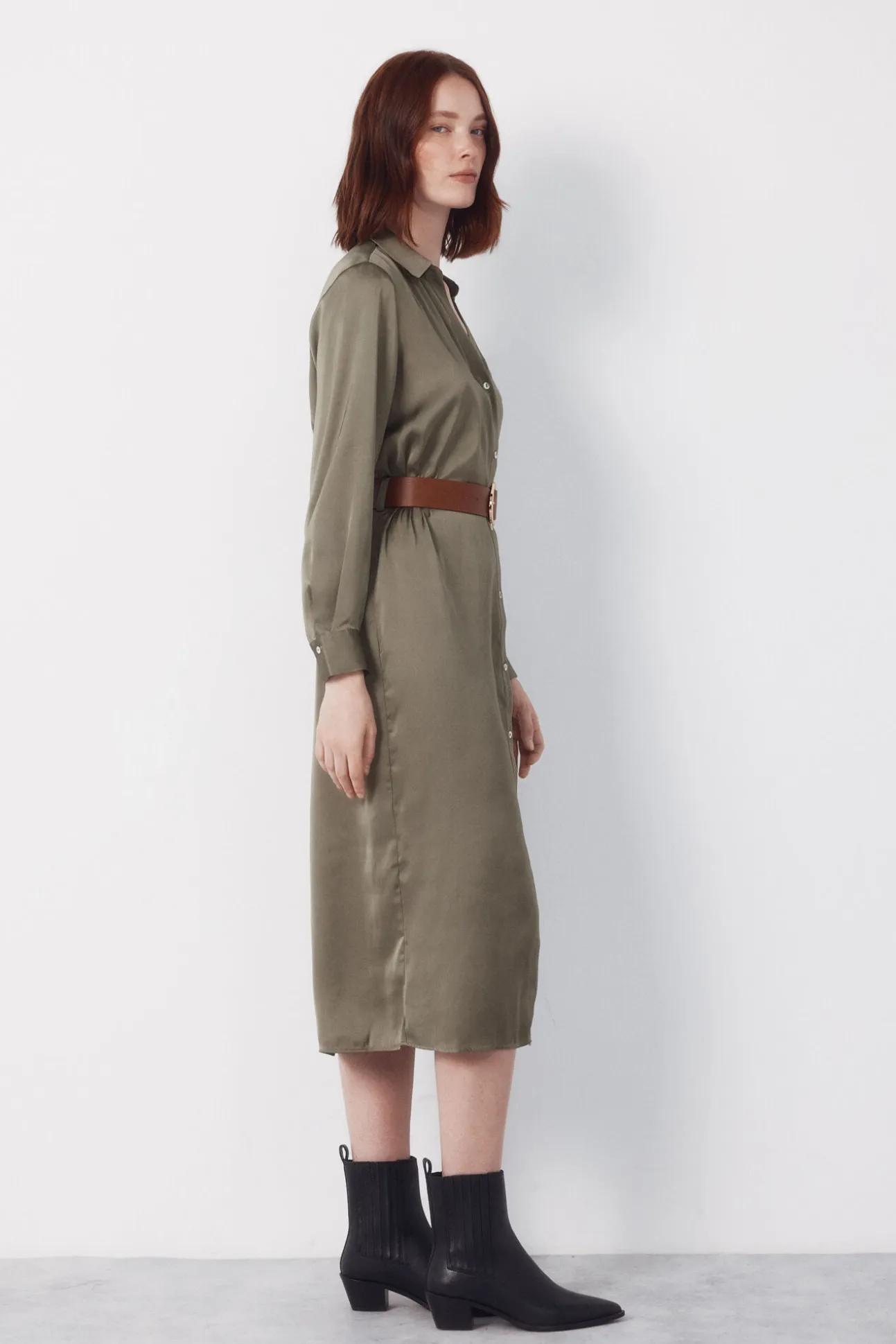 Vestido satinado camisero