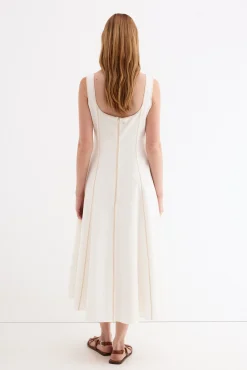 Vestido sin mangas detalle botones