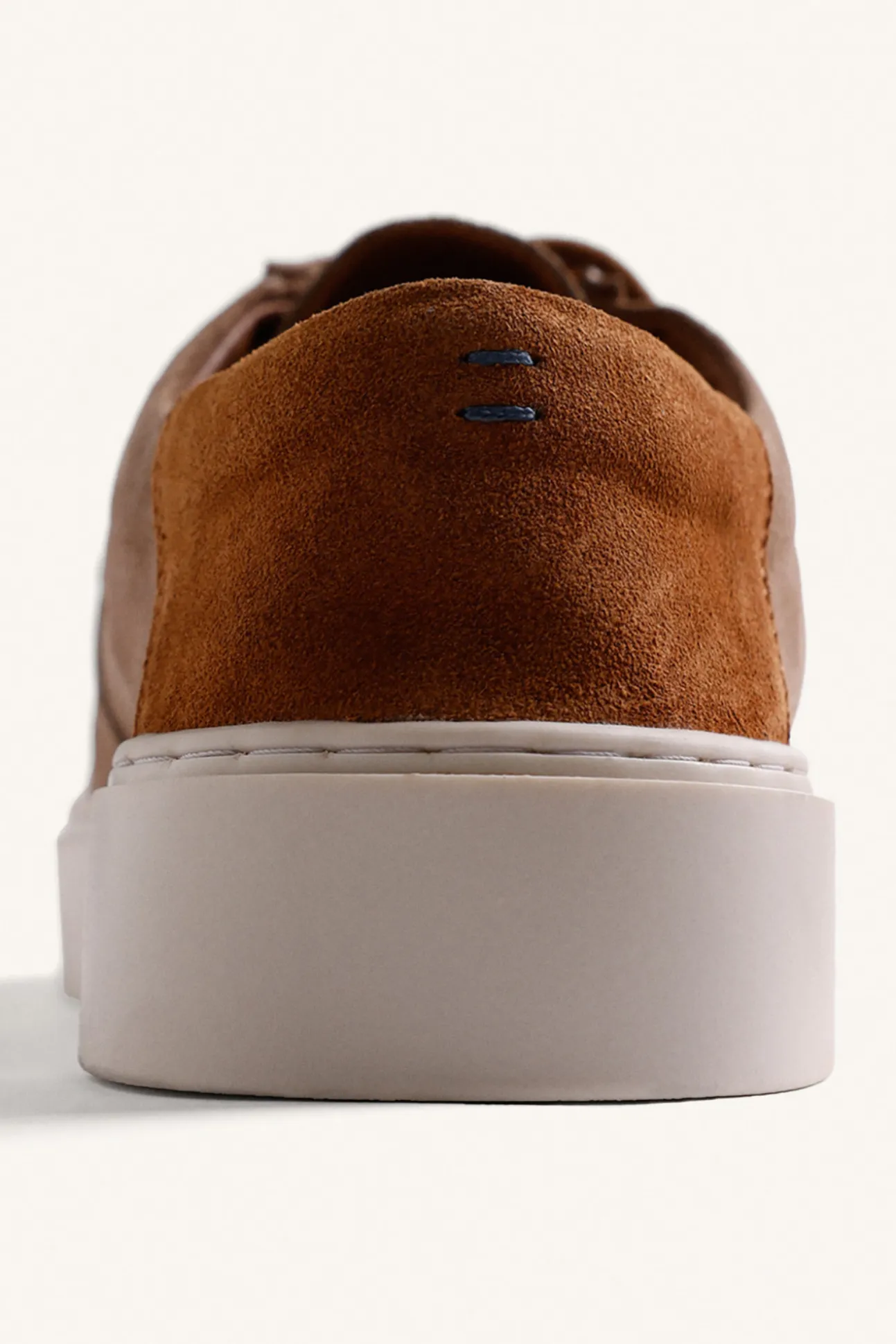 Zapatillas estilo wallabees