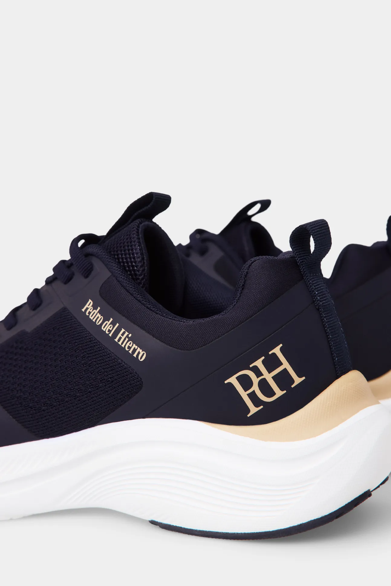Zapatilla tejido ultraligero cordones