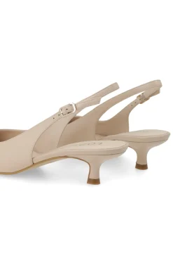 Zapatos de salón destalonados en piel