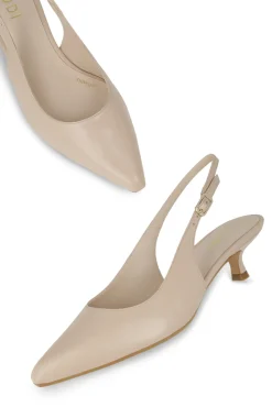Zapatos de salón destalonados en piel