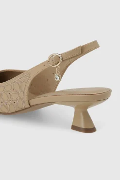 Zapatos de salón destalonados en piel