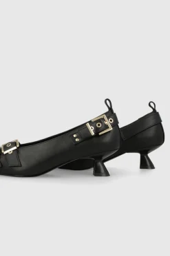 Zapatos de salón en piel con adornos