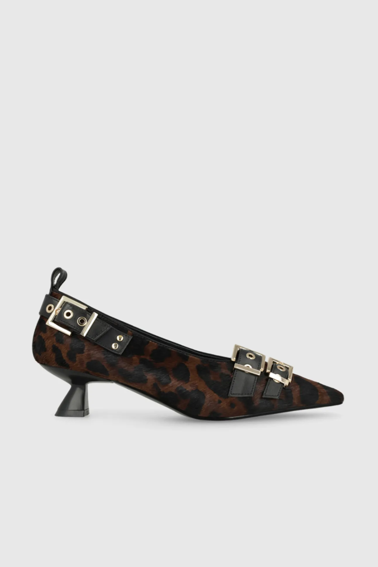 Zapatos de salón en piel efecto animal print con adornos