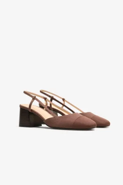 Zapato tacón destalonado