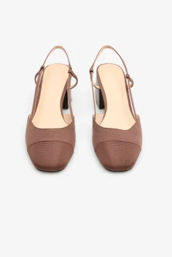 Zapato tacón destalonado